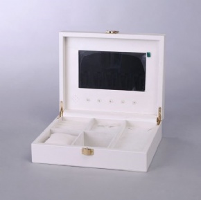 Jewellery box